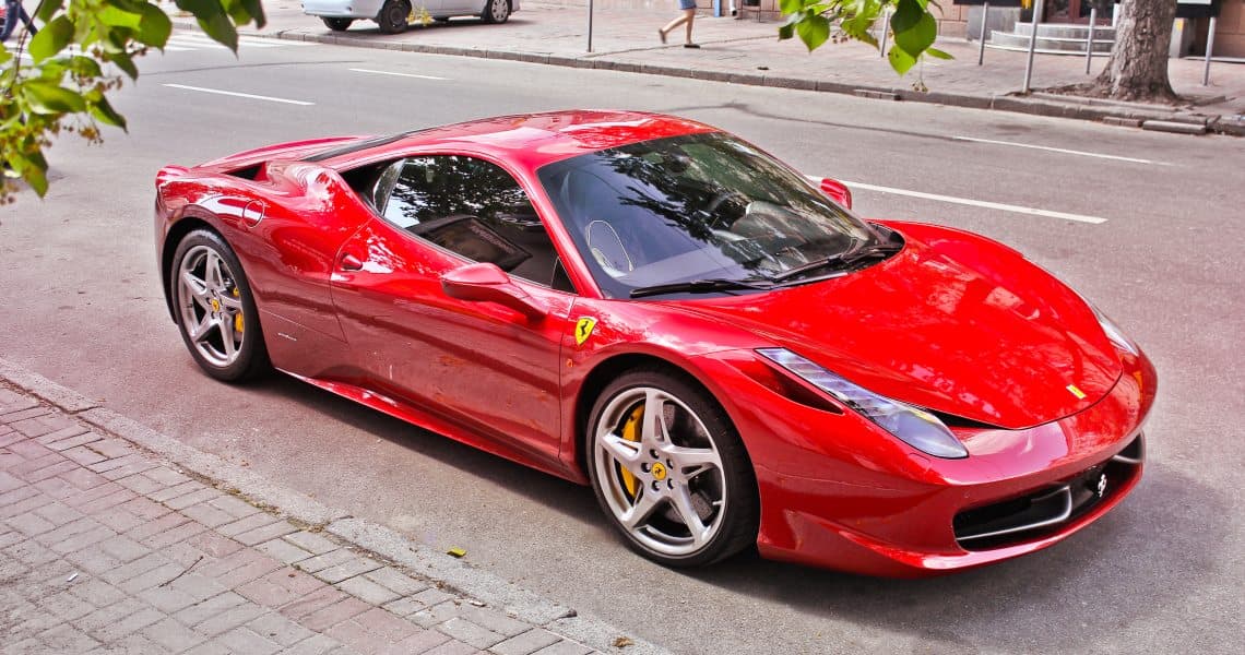 “Ferrari”nin saatda 372 ilə sürülmə görüntüləri yayıldı - VİDEO