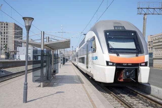 Sərnişin qatarlarının hərəkət məhdudiyyətinin müddəti uzadıldı