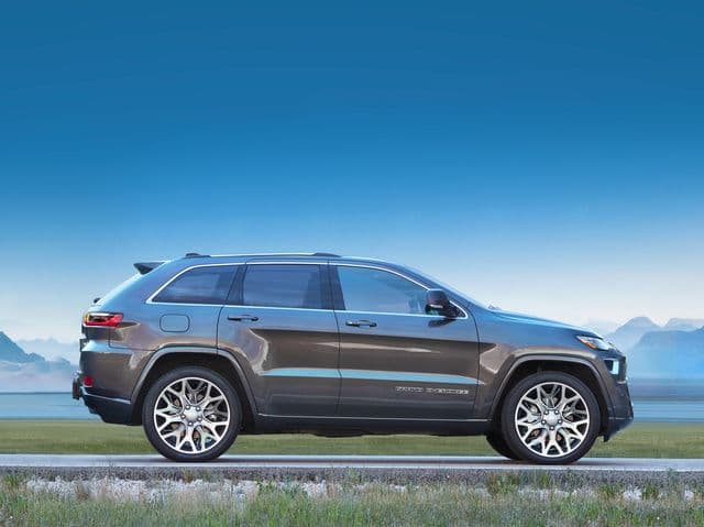 Yeni Grand Cherokee-nin təqdimatı təxirə salındı