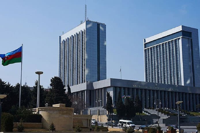 Pasportunu itirmiş və 18 yaşına çatmamış şəxslərə qayıdış şəhadətnaməsinə görə dövlət rüsumu tutulmayacaq