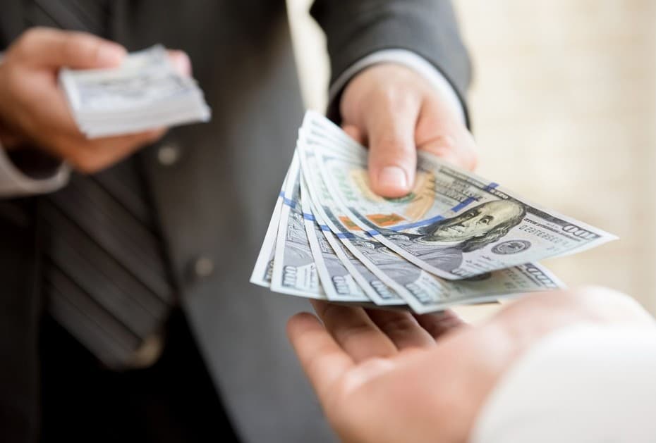 Banklarda Dollar, Avro, Rubl və Lirənin alış-satış qiymətləri