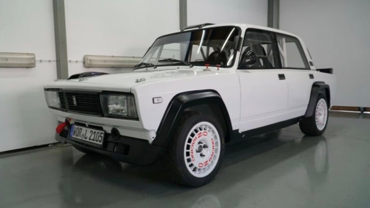 40 min avroluq Lada 2105 satışa çıxarılıb - FOTO