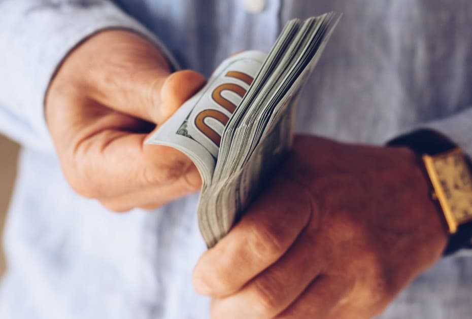 Banklarda Dollar, Avro, Rubl və Lirənin alış-satış qiymətləri