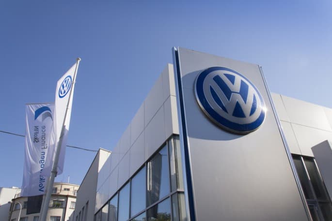 “Volkswagen Group”un mənfəəti 81% azalıb