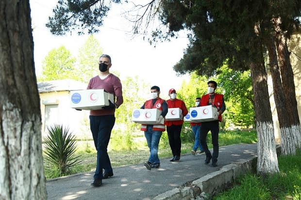 Bank Respublika aztəminatlı ailələrə dəstək olmağa davam edir