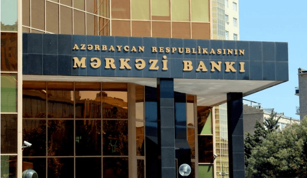 AMB bank sektorunu humanistliyə çağırıb