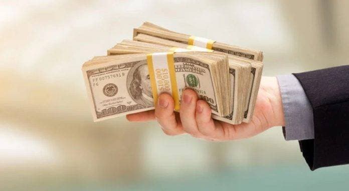 Karantin dövründə Fondun dollar satışı 3 qat azaldı