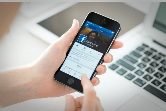 “Facebook” amerikalı şagirdlər üçün onlayn məzun günü təşkil edəcək