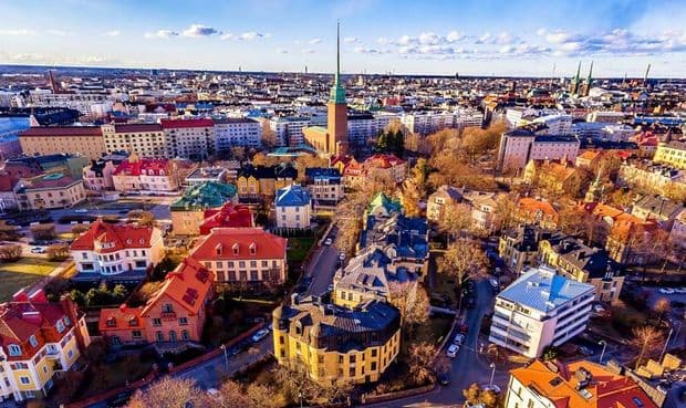Finlandiya mayın ortasında sərhədlərini açacaq