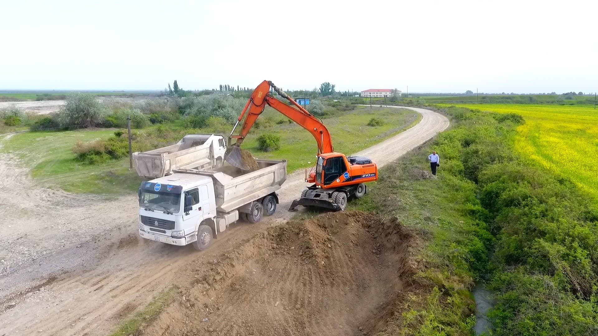 Ağsuda 9 yaşayış məntəqəsinin yolları yenidən qurulur