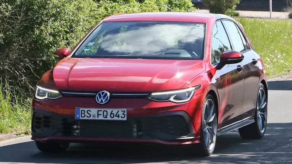 Volkswagen Golf-un yeni seriyası debütə hazırdır