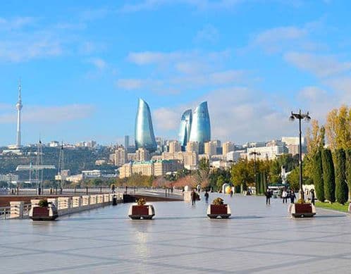 Bulvar və parkların çəpərləri sökülür