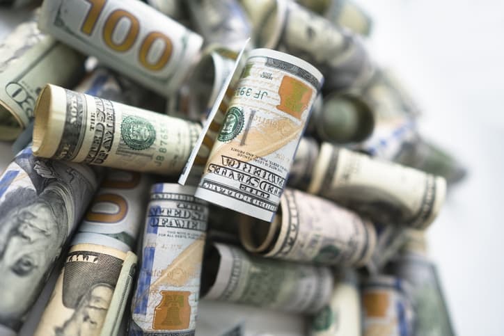 Dolların sabaha olan rəsmi məzənnəsi açıqlandı