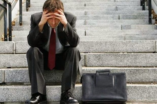 “Standard Sığorta” şirkətinin bağlanması yüzlərlə adamı işsiz qoydu