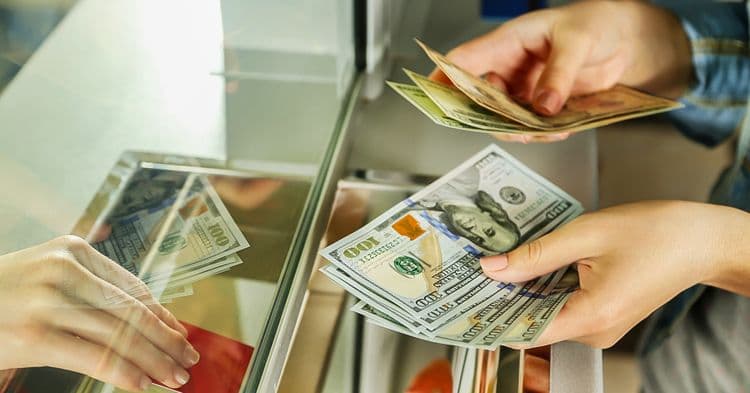 Rəsmi məzənnə ilə bankların məzənnələri arasında olan fərq- MƏRKƏZİ BANK AÇIQLAYIR