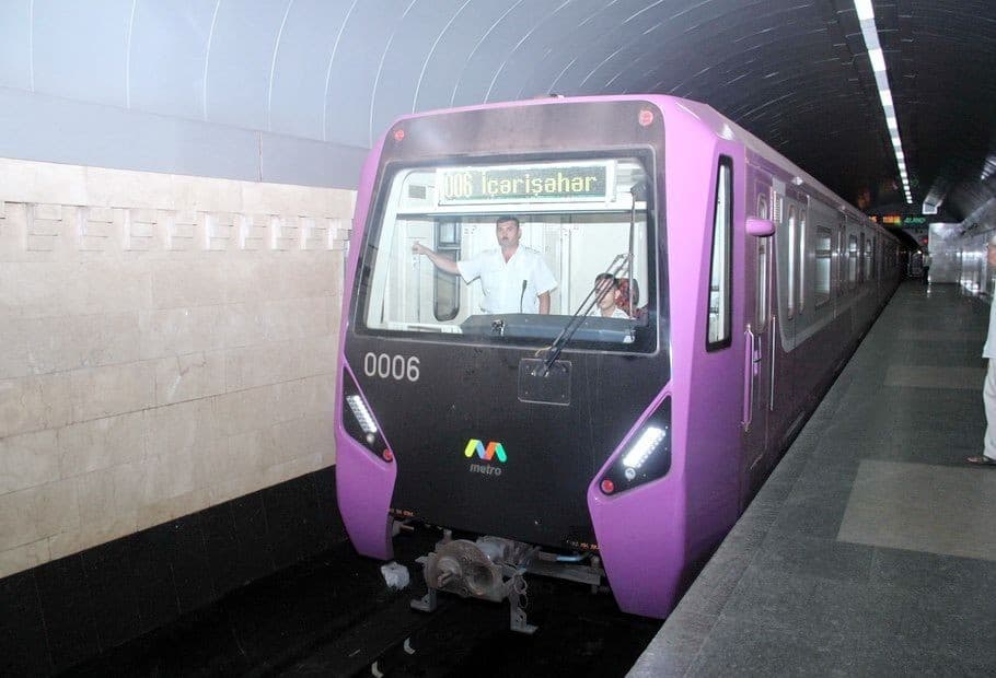 Rusiyadan Bakıya yeni metro vaqonları yola salındı