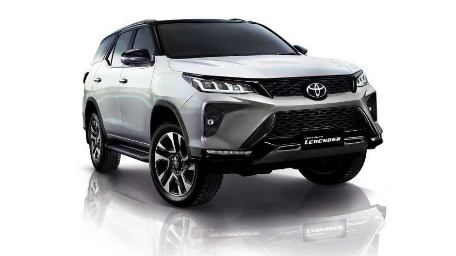 Toyota Fortuner modelini də yeniləyib