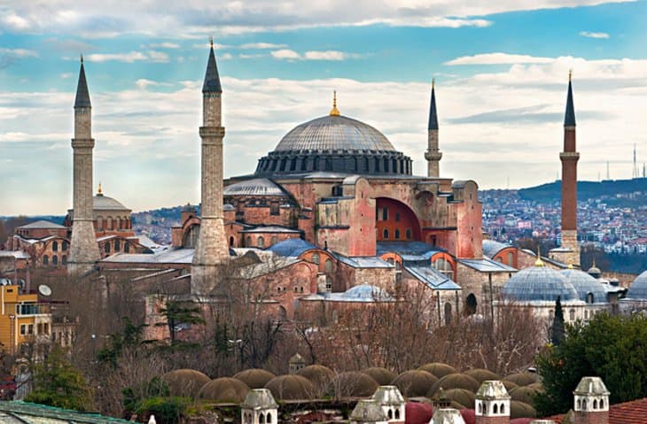 Türkiyədə turistlər üçün COVID-19 sığortası qüvvəyə minəcək