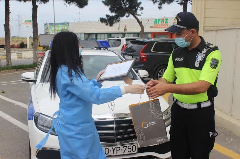 “Günay Sığorta” yol hərəkəti təhlükəsizliyini təmin edən polislərə təşəkkür etdi - FOTO