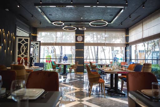 Restoran, kafe və barlarda adambaşına nə qədər sahə düşməlidir? - Siyahı