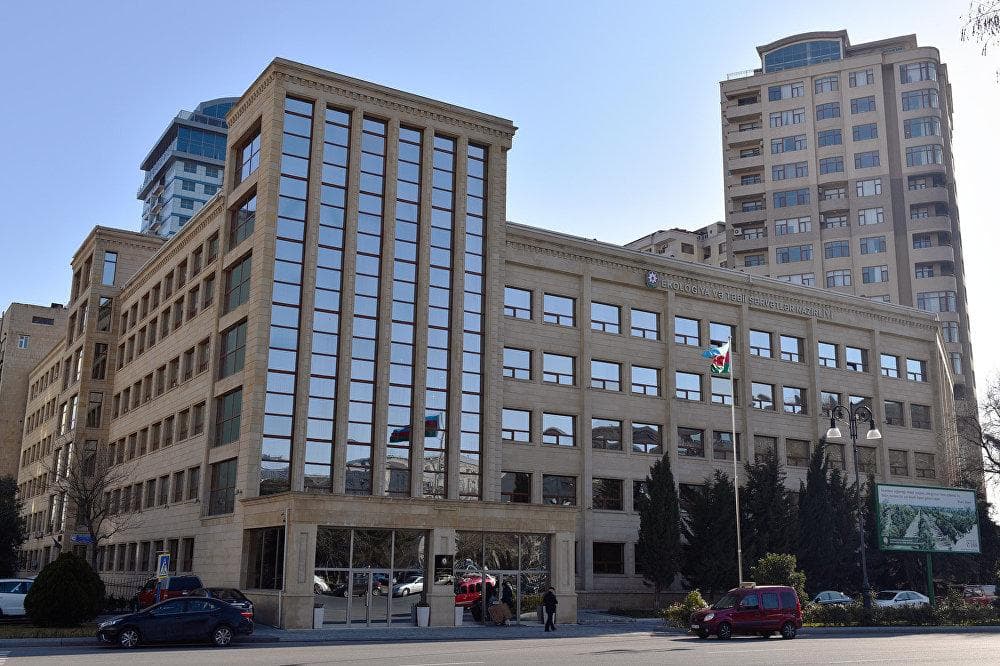 Nazirlikdən Bakıda kəskin qoxunun yayılması ilə bağlı AÇIQLAMA