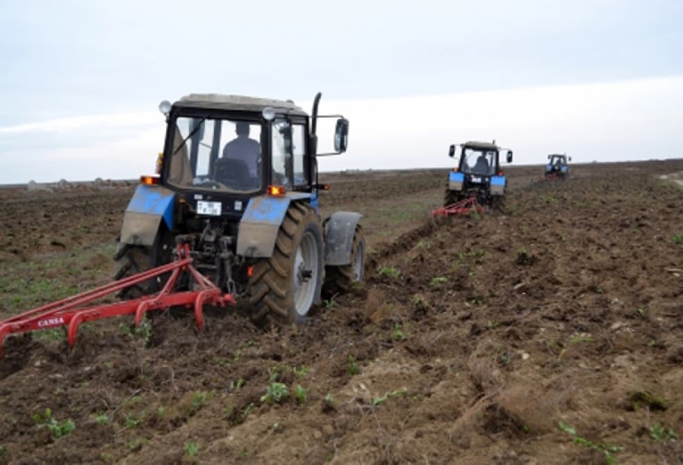 Ağsuda yay şumuna 40-dək traktor cəlb olunub