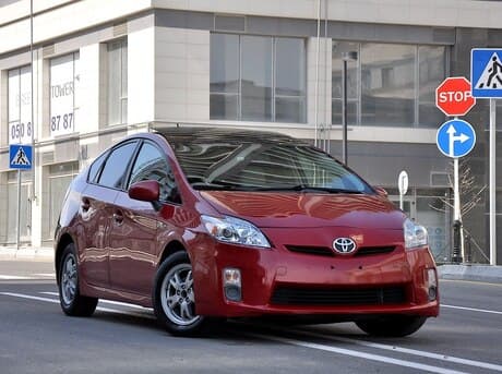 Toyota Prius-un salon və maşın bazarında olan QİYMƏTLƏRİ