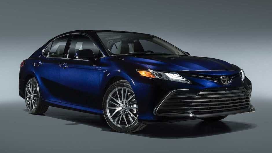 Yenilənmiş Toyota Camry - FOTO