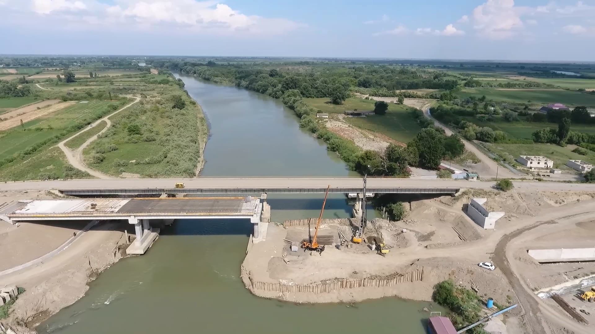 Ucar-Zərdab-Ağcabədi avtomobil yolunun tikintisi sürətlə davam etdirilir