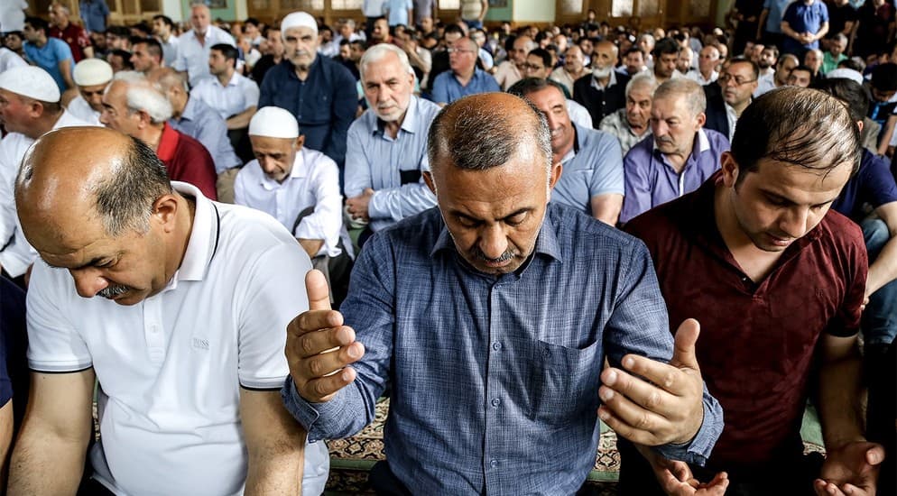 QMİ: Bayram namazlarının ailə daxilində qılınması məqbuldu