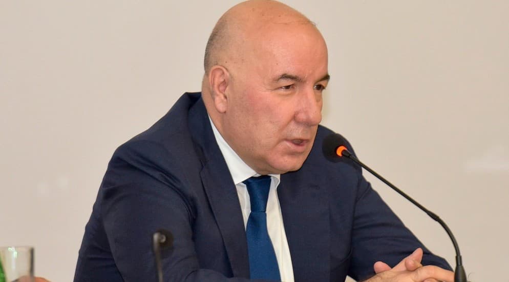 Elman Rüstəmov : Bank menecerləri, bank sədrləri əhalini aldadıb