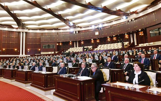 Azərbaycanda deputat ilk dəfə gəlirlərini açıqladı