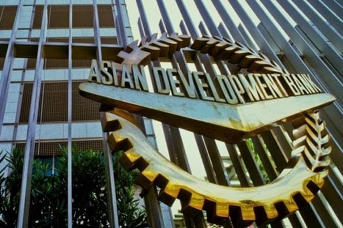 Asiya İnkişaf Bankı: Azərbaycana xaricdən göndərilən pulun həcmi  23% azalacaq