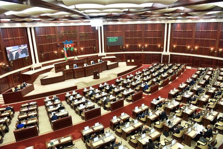 İşsizlikdən Sığorta Fondunun gəlirləri və xərcləri artırılıb