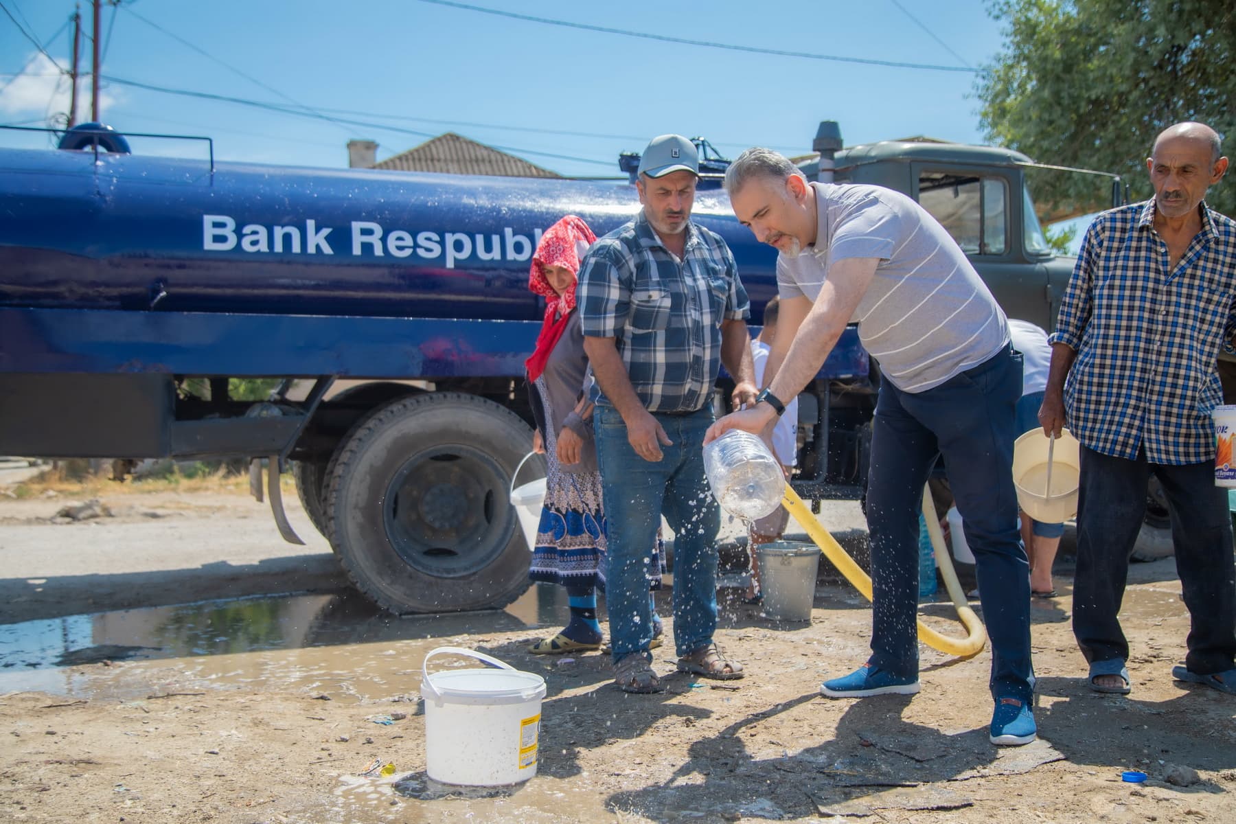 Bank Respublika Neftçala sakinlərinə içməli su təminatı ilə bağlı dəstək oldu!