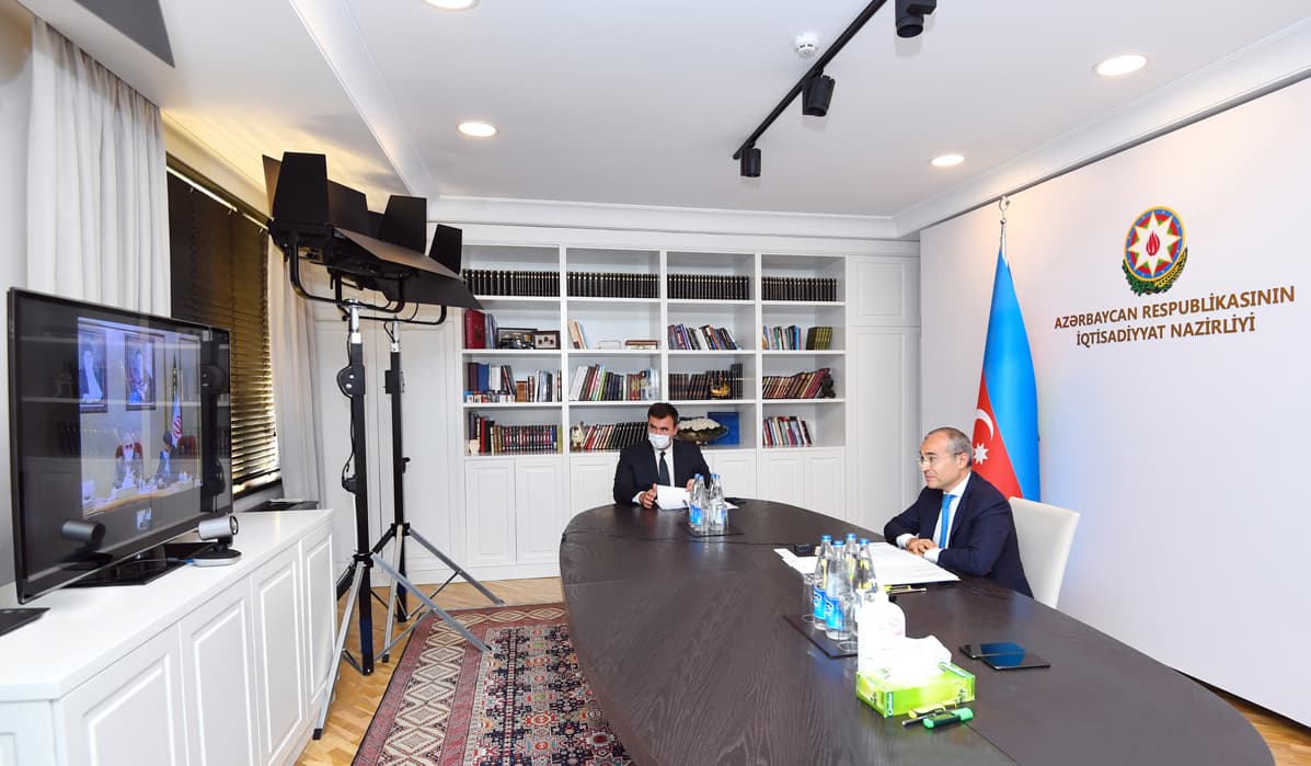 Mikayıl Cabbarovun İranın İqtisadi İşlər və Maliyyə naziri ilə görüşü