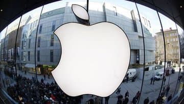 Apple Wall Street tarixinə keçib: dəyəri 2 trilyon dolları keçib