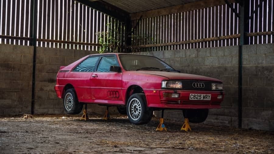 26 ildir hərəkətsiz qalmış Audi hərraca çıxarılıb - FOTO