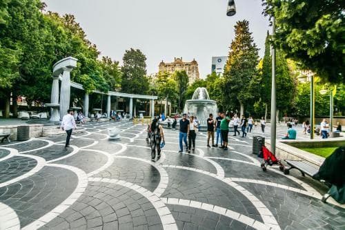 İlin əvvəlindən Azərbaycan əhalisinin sayı 28 mindən çox artıb
