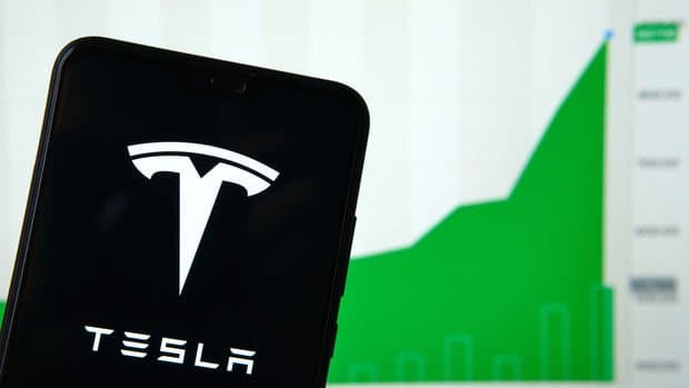 Tesla-nın bazar dəyəri pərakəndə satış nəhəngi Walmart-ı üstələyib