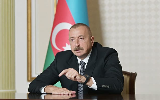 İlham Əliyev : Sahibkar ancaq dövlətin vergisini ödəməlidir, heç kimə heç bir vəsait ödənilməməlidir