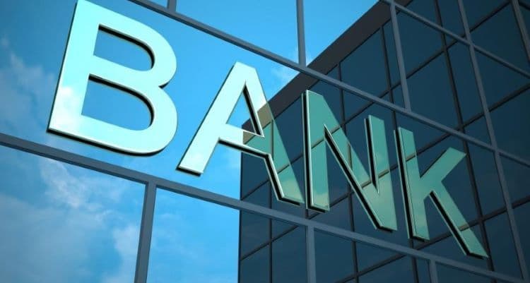 Azərbaycanda ləğv olunmuş 4 bankın əmanətçilərinə ödənilən kompensasiya 500 mln. manatı ötüb
