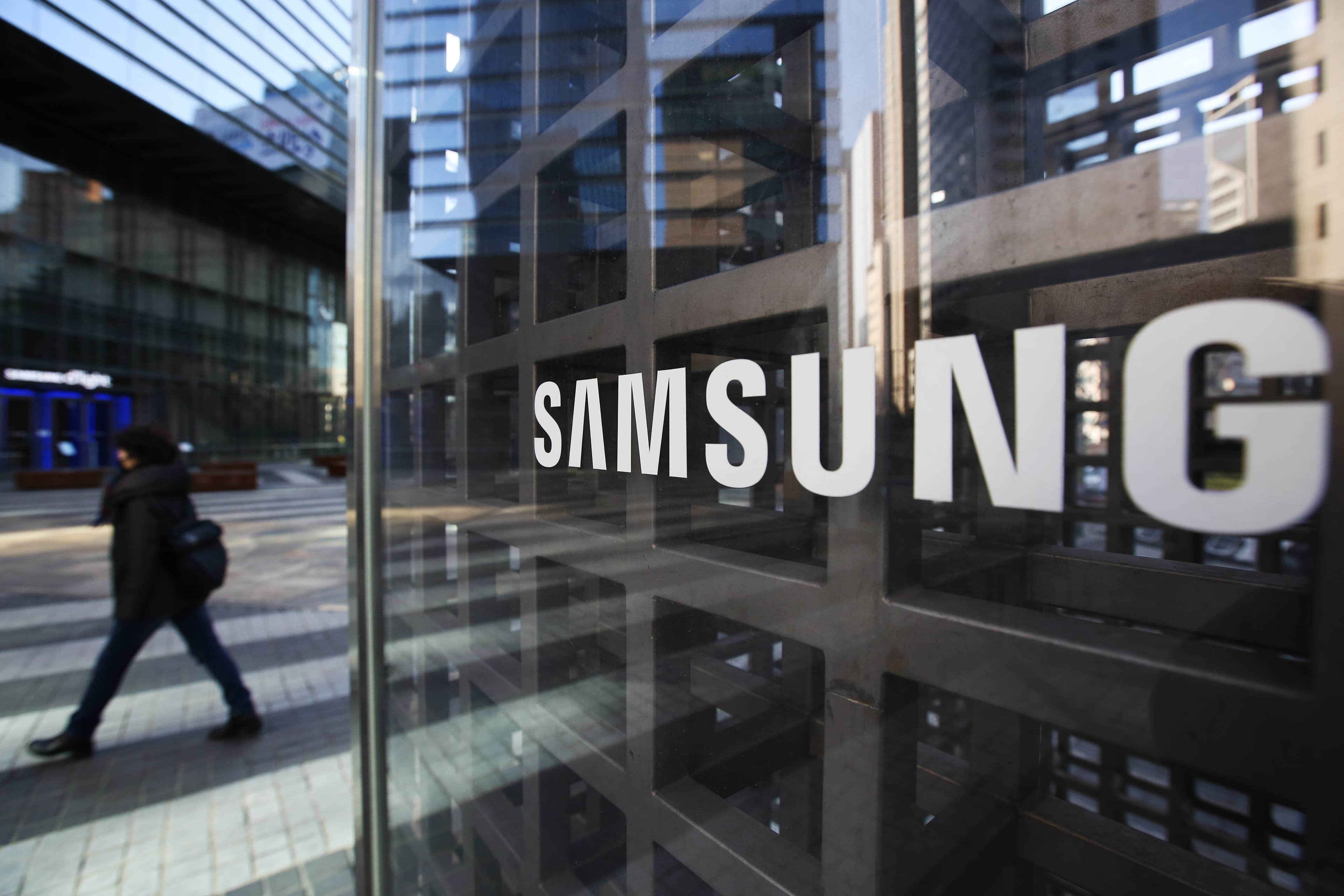 “Samsung” 6,6 milyard dollarlıq sifariş alıb
