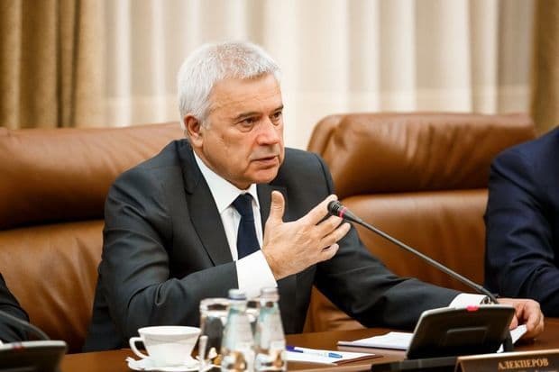 Vahid Ələkbərov: OPEC + məhdudiyyətlərinə baxmayaraq LUKOIL gəlir əldə edəcək