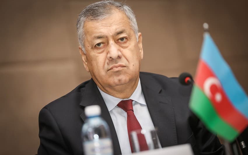 Vahid Əhmədov: "Uşaq pulu məsələsinə birdəfəlik nöqtə qoymalıyıq"