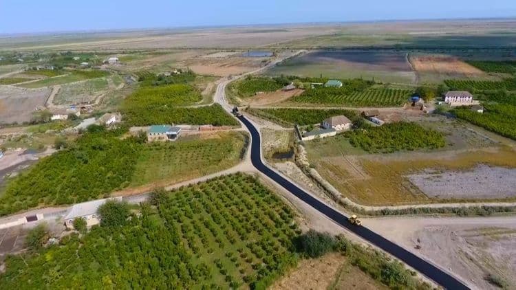 Kürdəmirdə 3 kəndi birləşdirən yolun yenidən qurulması yekunlaşmaq üzrədir