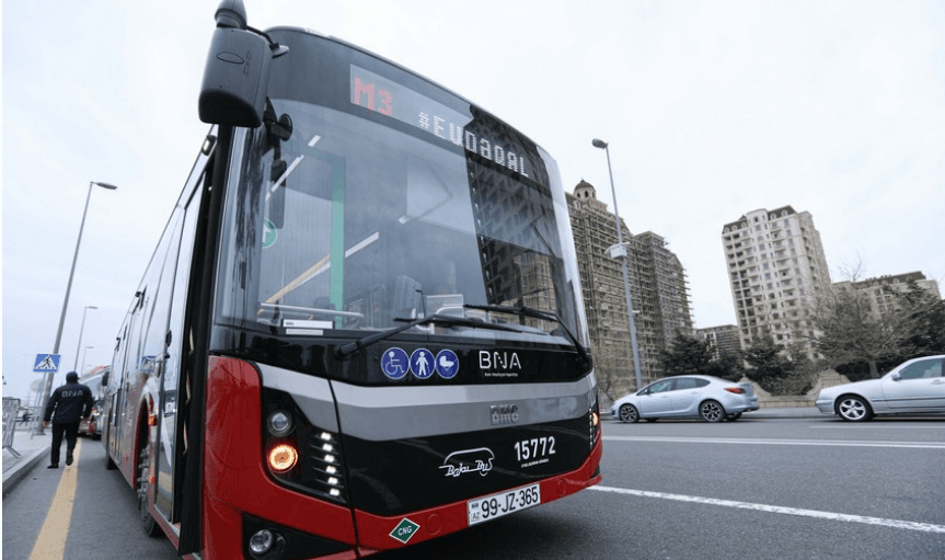 İctimai nəqliyyat sistemi metrosuz necə işləyib?