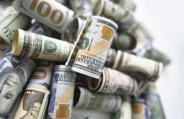 Dolların bazar ertəsinə olan rəsmi məzənnəsi açıqlanıb