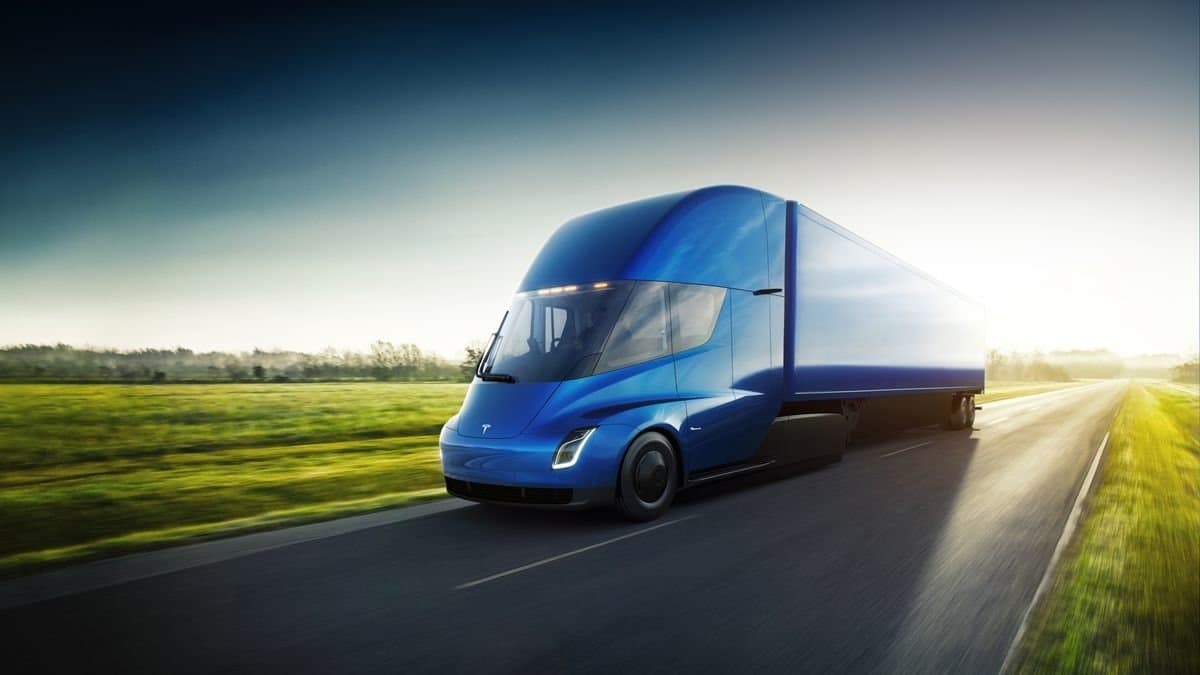 Tesla şirkəti Nikola startapını Semi yük maşınının dizaynının oğurlanmasında günahlandırıb