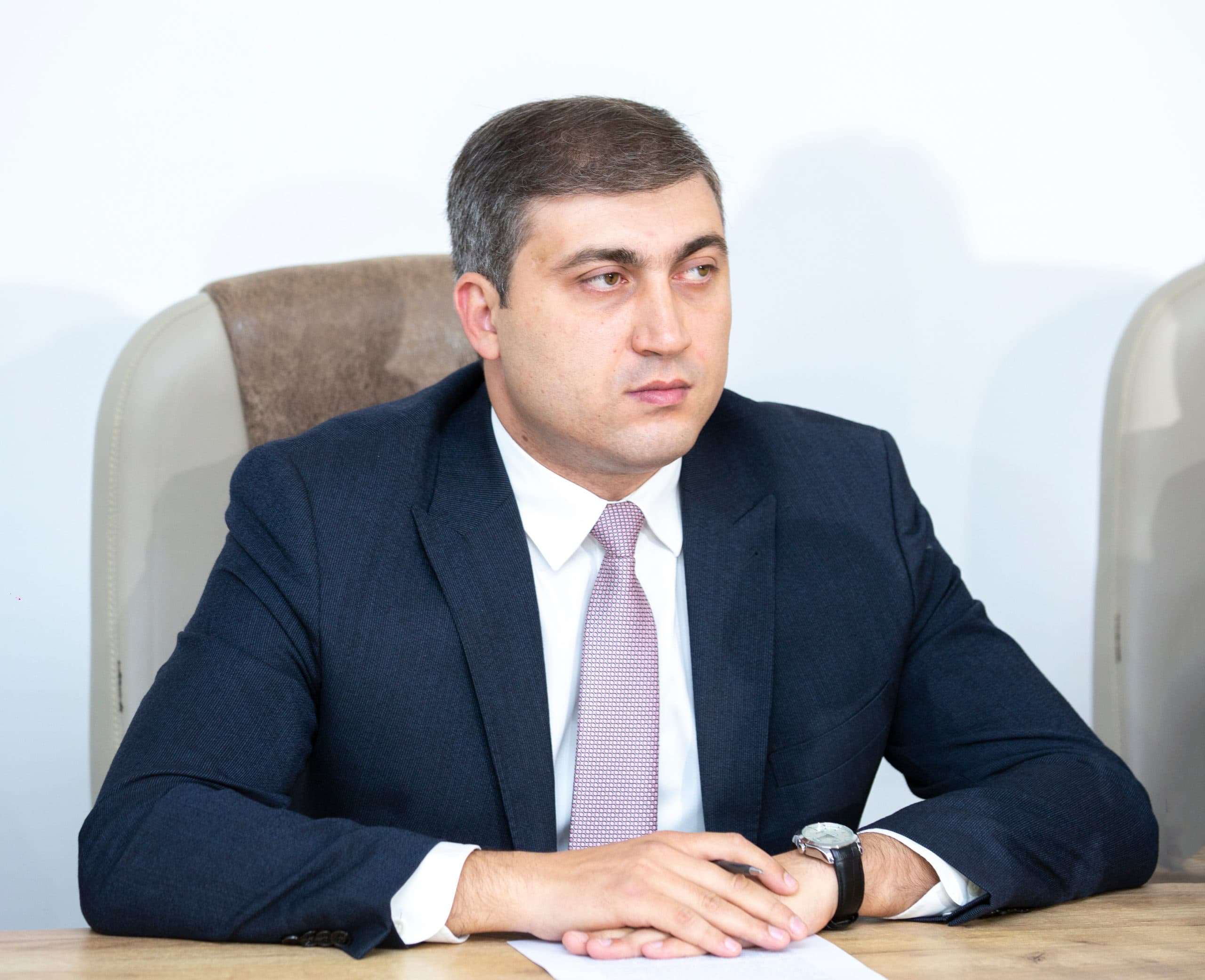 Anar Hüseynov: “Cəbhəyanı rayon və kəndlərdə kənd təsərrüfatı işləri adi qaydada davam etdirilir”